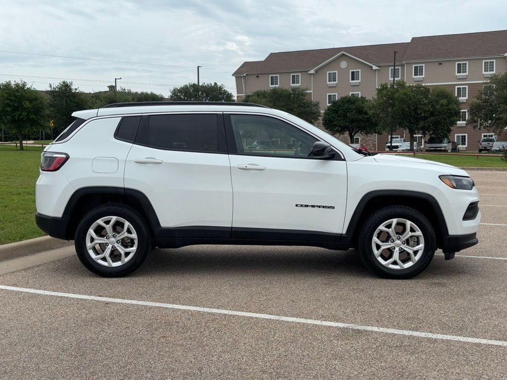 Used 2024 Jeep Compass Latitude AWD/4WD image 5