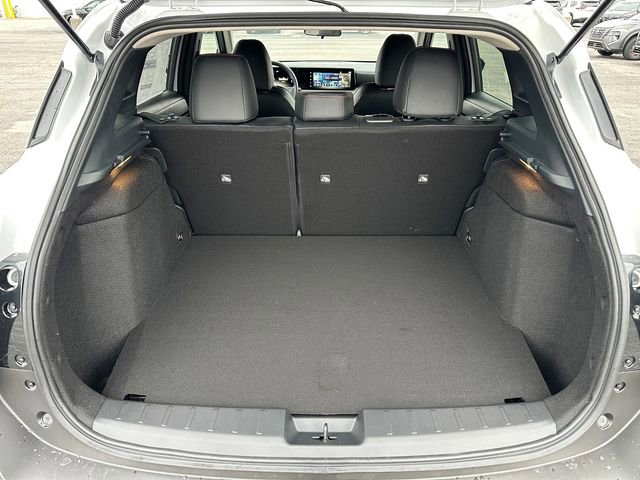 New 2025 Nissan Kicks SR image 17