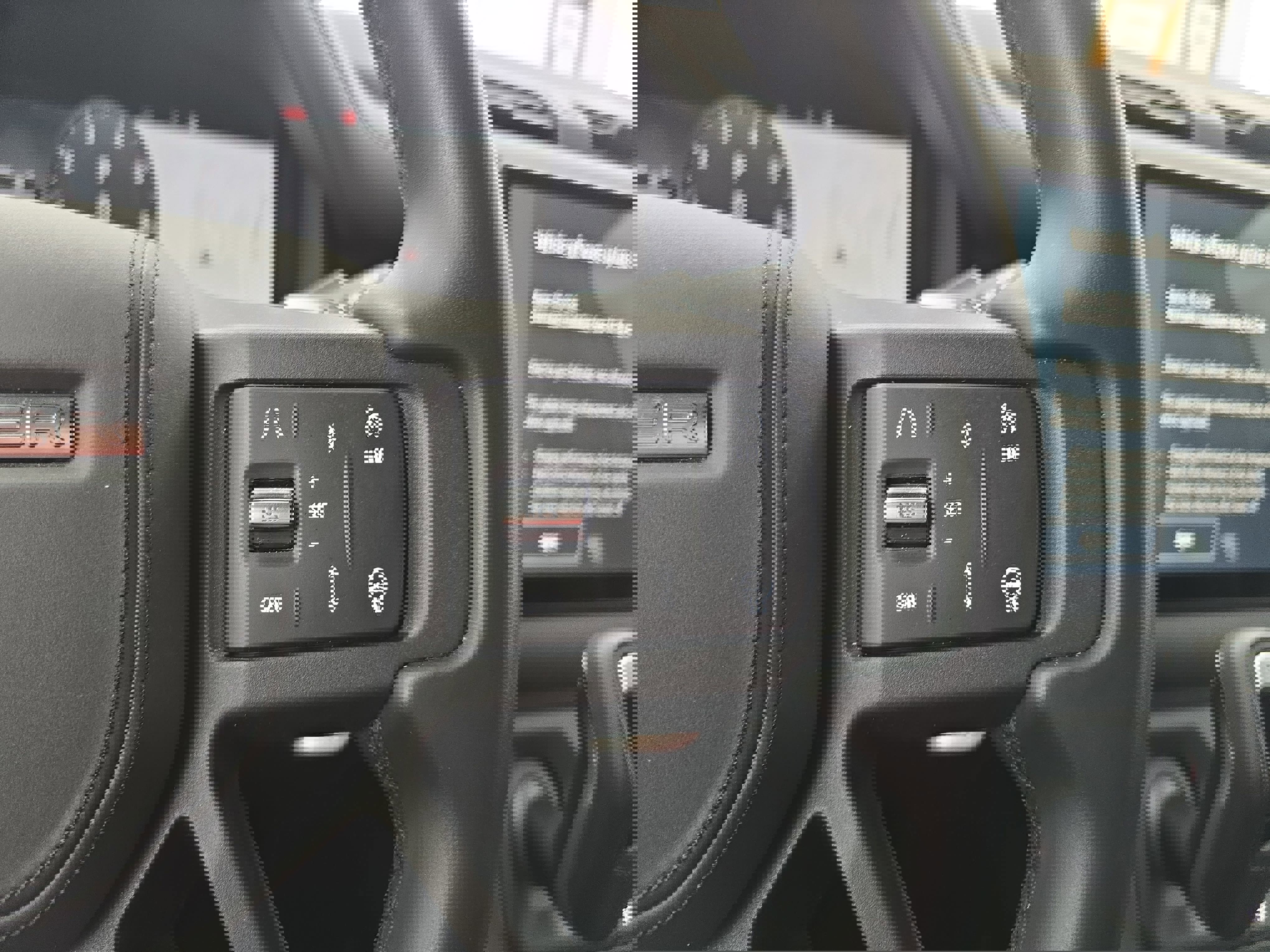 Certified 2025 Land Rover Defender 110 V8 image 17