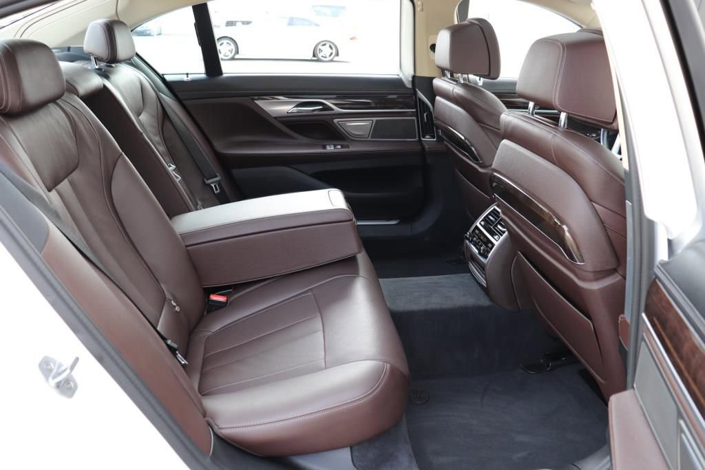 Used 2016 BMW 740i RWD image 28