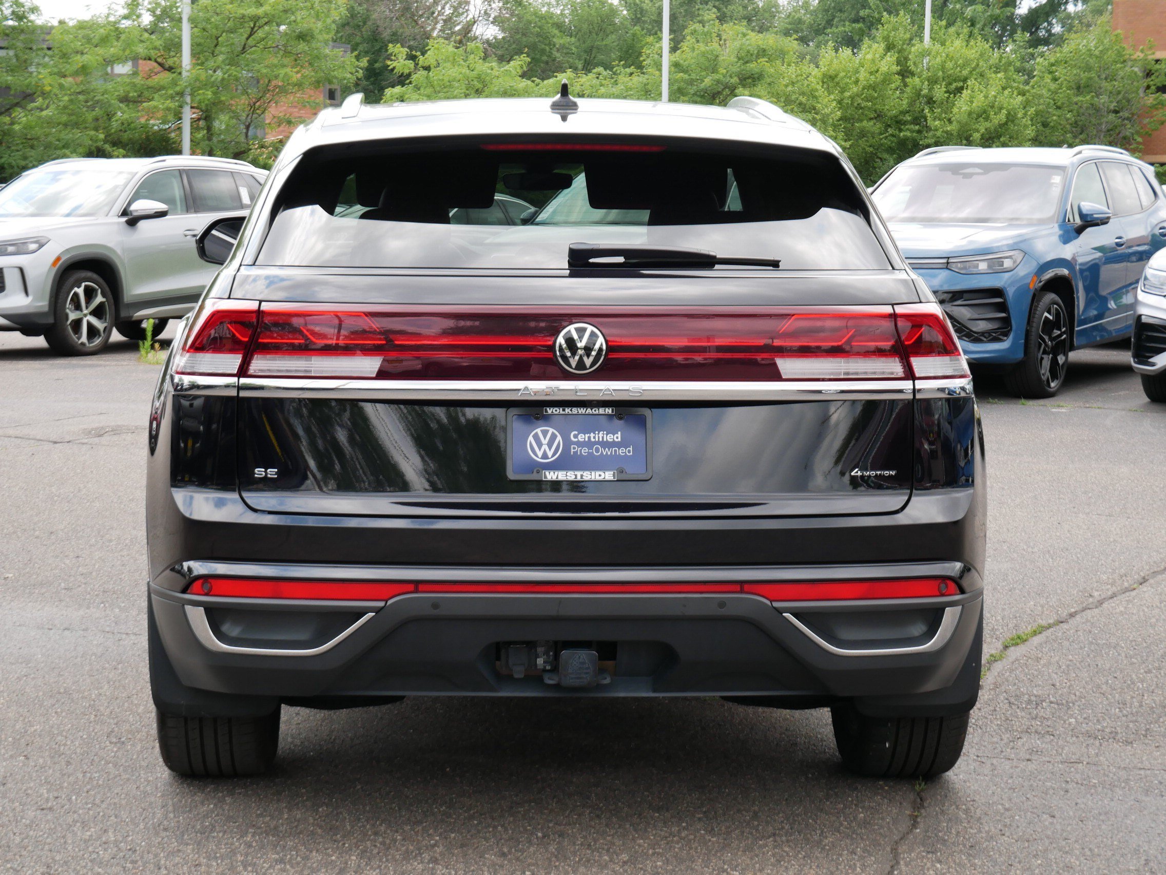Certified 2024 Volkswagen Atlas Cross Sport SE w/ Panoramic Sunroof Package AWD/4WD image 6