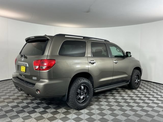 Used 2015 Toyota Sequoia Platinum AWD/4WD image 4