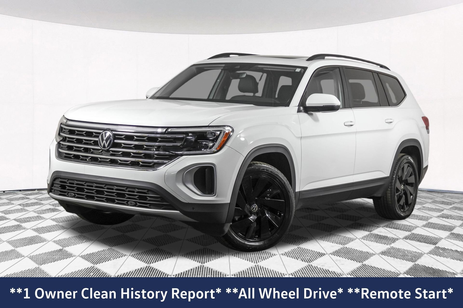 Used 2024 Volkswagen Atlas SE w/ Panoramic Sunroof Package AWD/4WD image 2