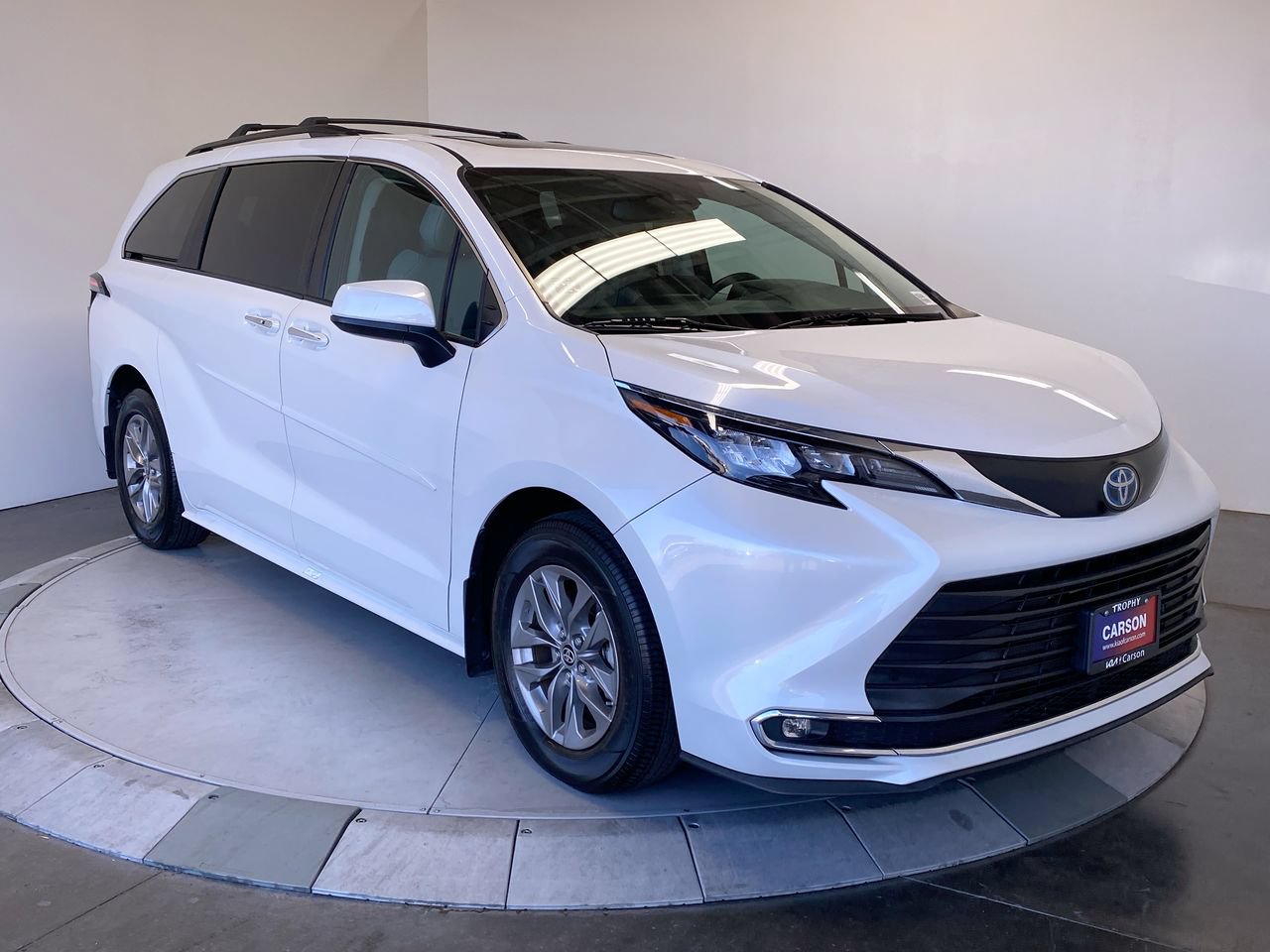 Used 2024 Toyota Sienna XLE w/ XLE Plus Package AWD/4WD image 7