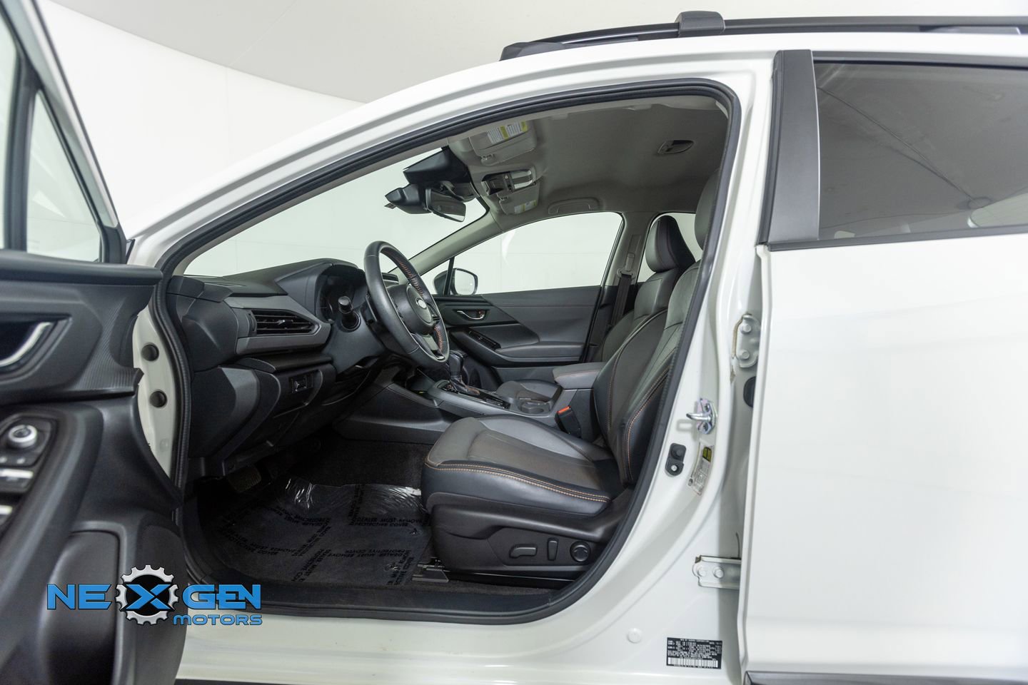 Used 2024 Subaru Crosstrek 2.5i Limited w/ Crosstrek Mirror Package image 11