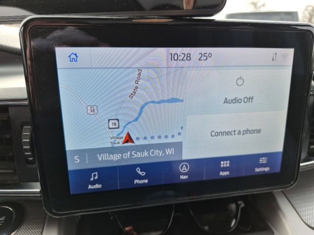 Used 2021 Ford Explorer XLT w/ Equipment Group 202A image 4