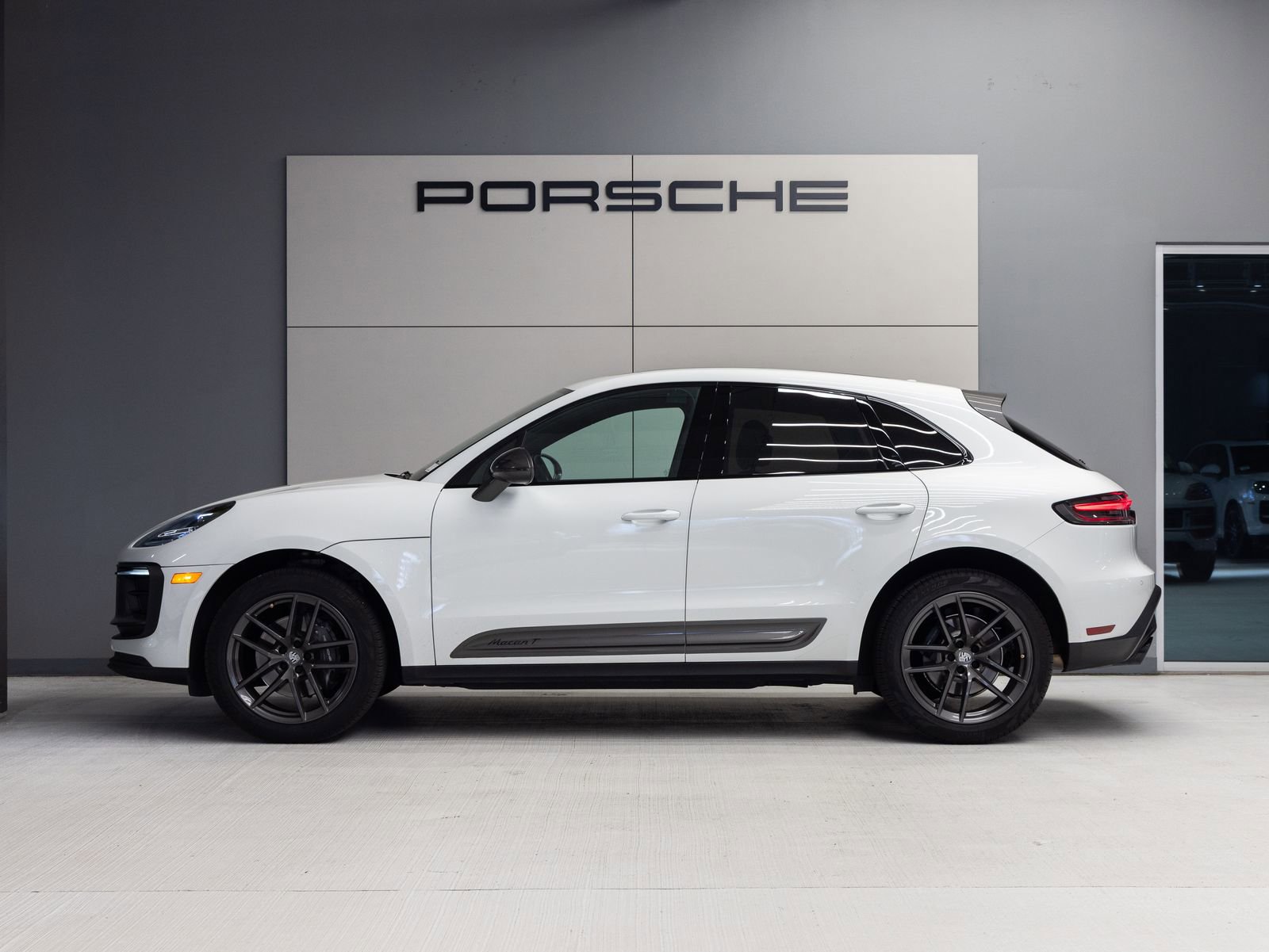 Certified 2023 Porsche Macan Turbo AWD/4WD image 2