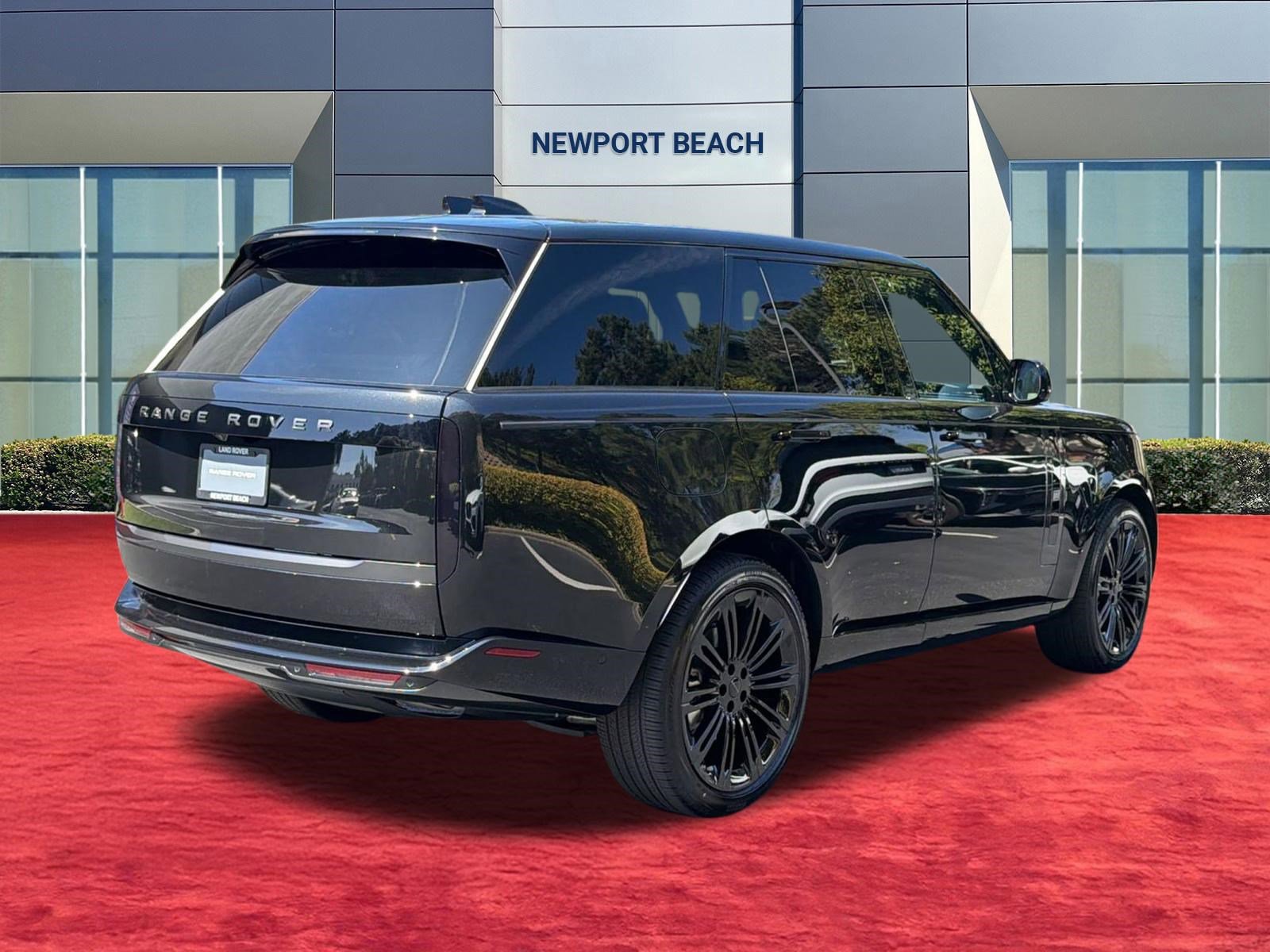 New 2026 Land Rover Range Rover SE image 9