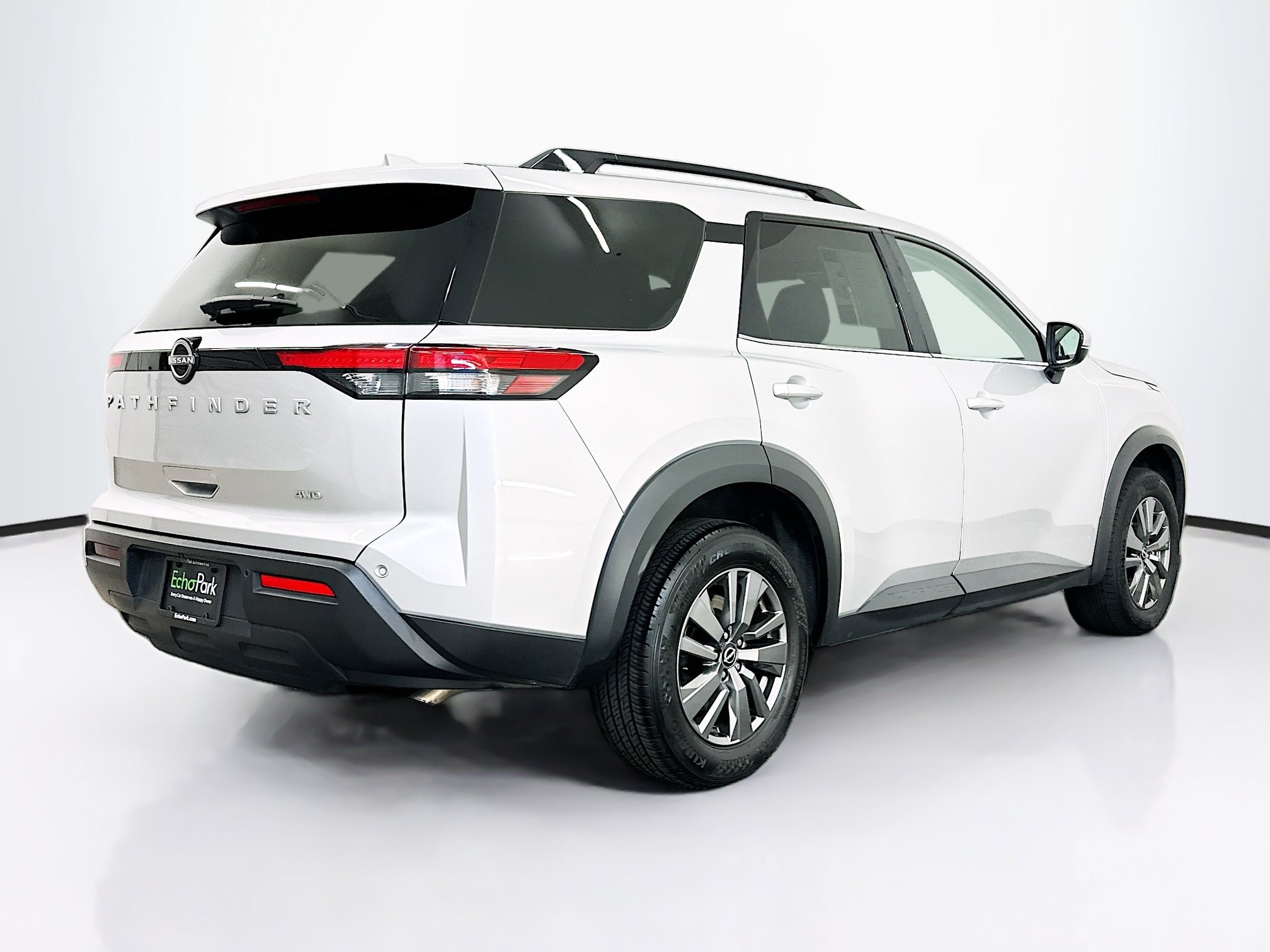 Used 2025 Nissan Pathfinder SV AWD/4WD image 9