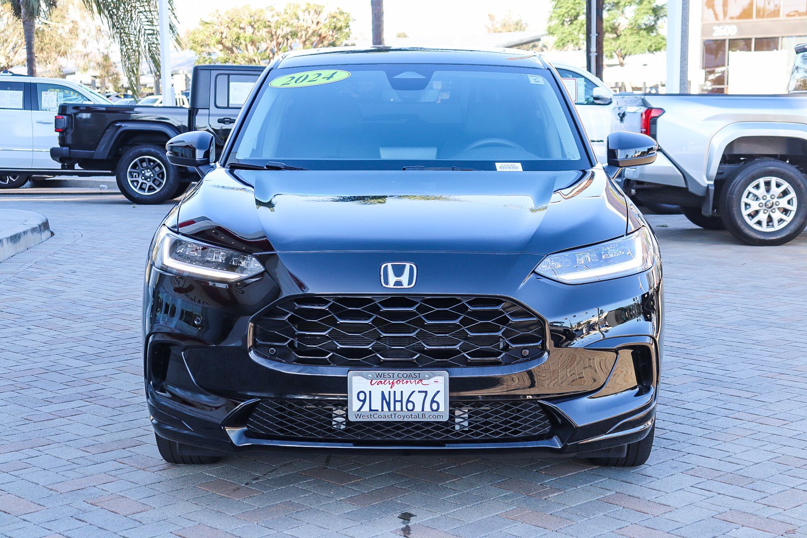 Used 2024 Honda HR-V EX-L image 2