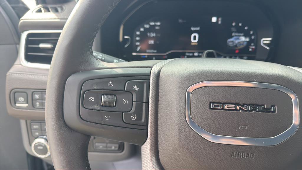 Used 2024 GMC Yukon XL Denali w/ Advanced Technology Package image 26