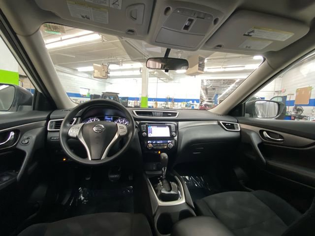 Used 2014 Nissan Rogue SV w/ SV Premium Package image 28