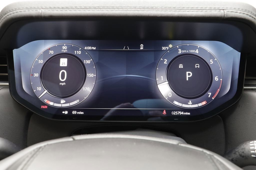 Used 2025 Land Rover Range Rover SE image 8