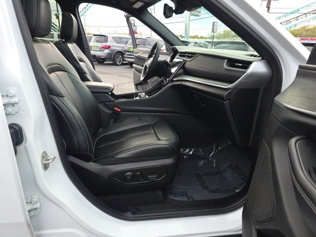 Used 2024 Jeep Grand Cherokee L Limited w/ Luxury Tech Group II image 46