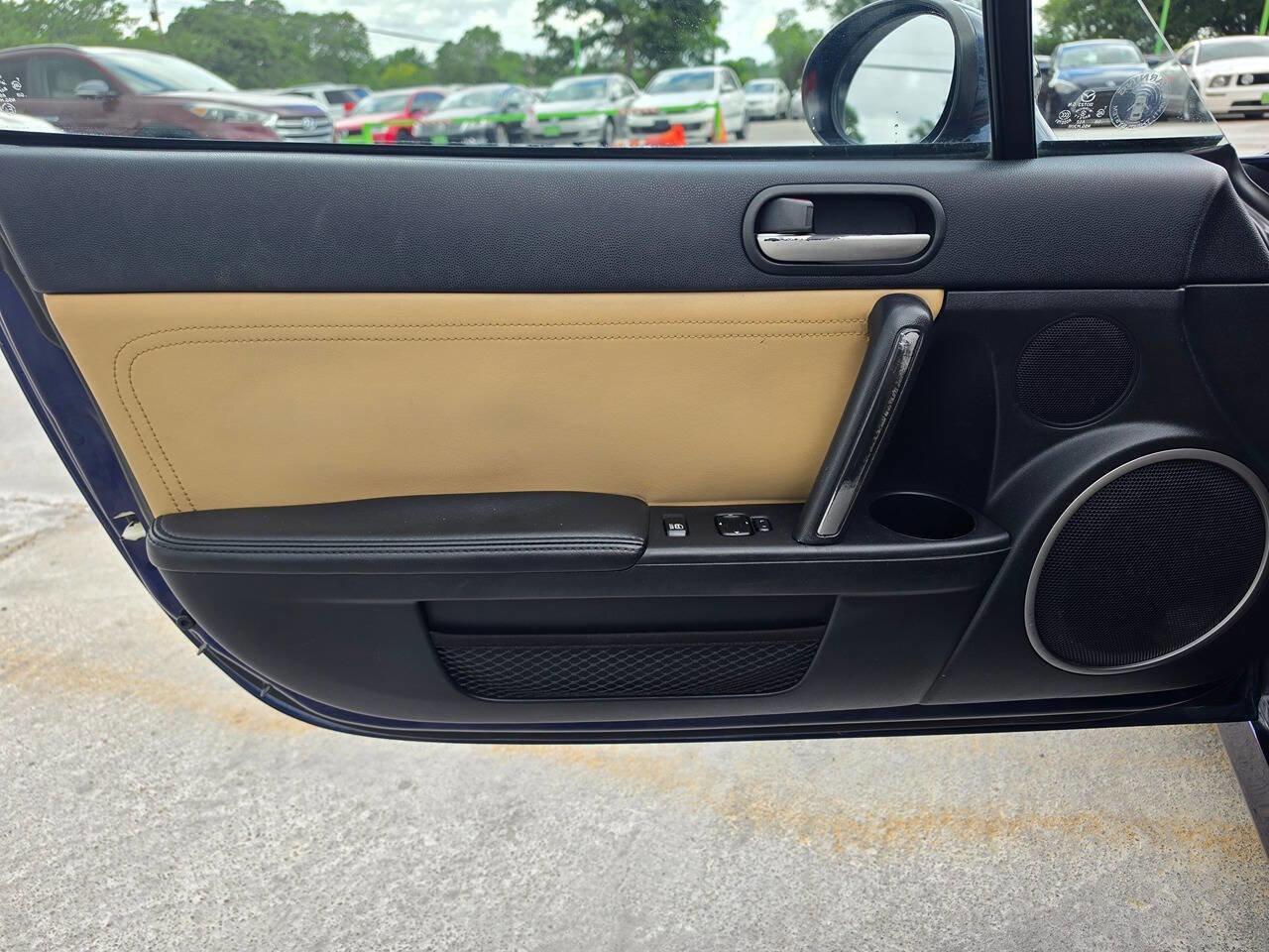Used 2011 MAZDA MX-5 Miata Grand Touring w/ Premium Pkg RWD image 18