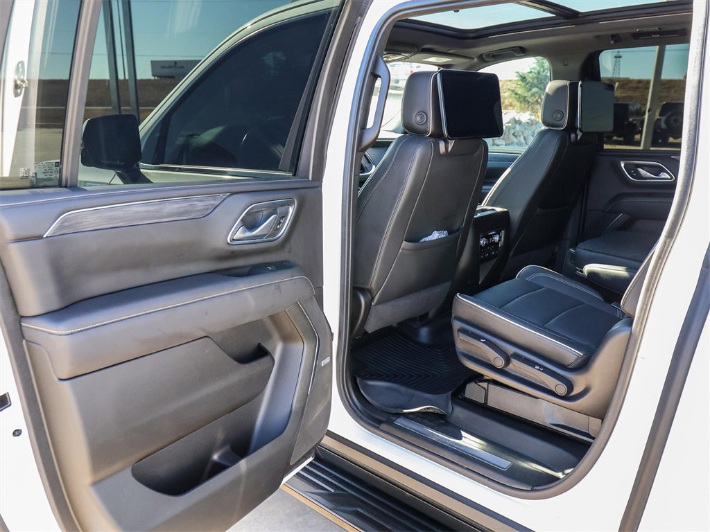 Used 2021 GMC Yukon XL SLT w/ SLT Premium Package image 30