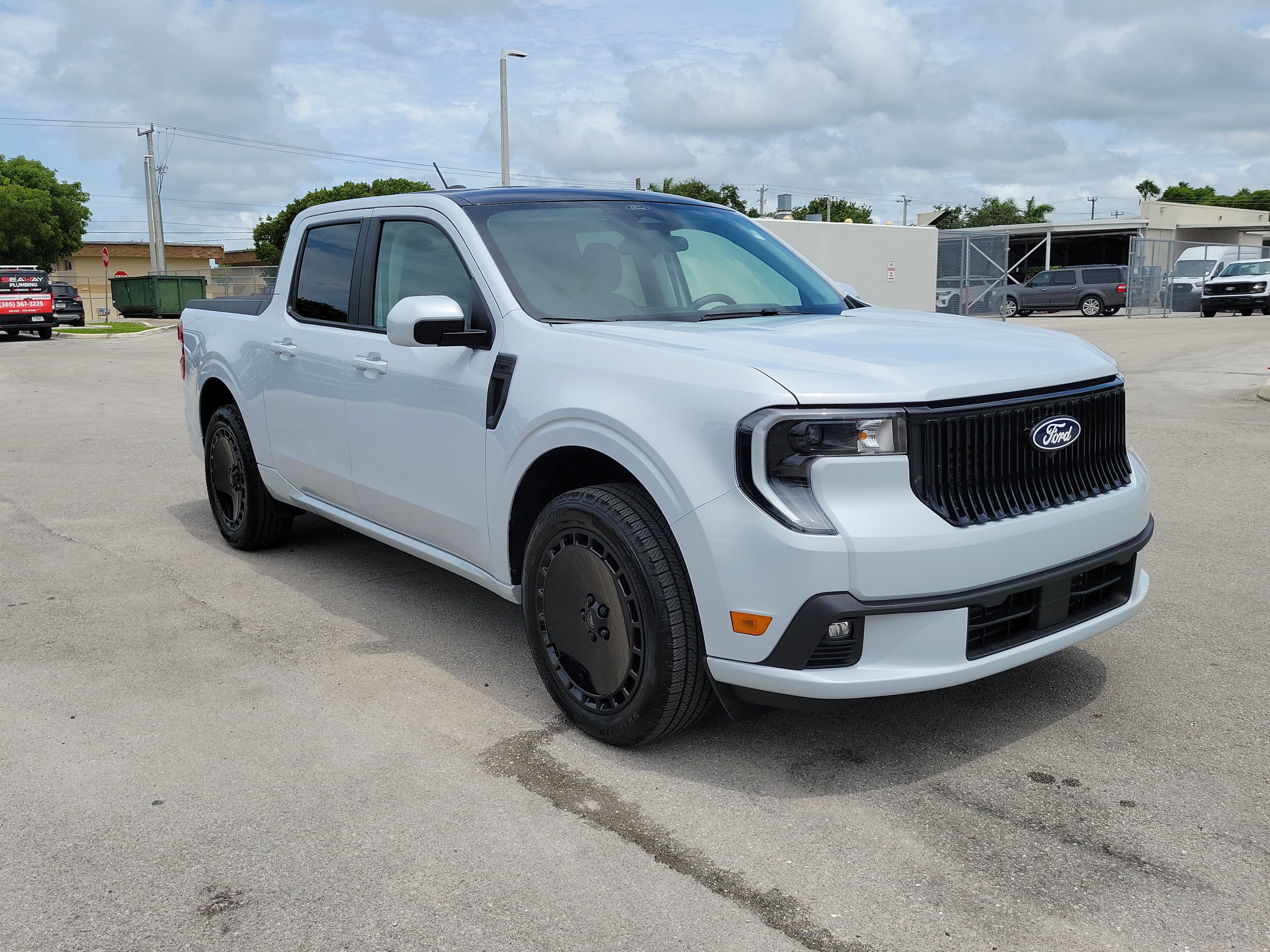 Used 2026 Ford Maverick Lobo AWD/4WD image 3