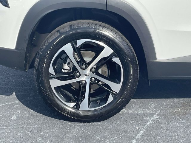 Used 2025 Chevrolet Trax RS w/ Driver Confidence Package FWD image 9