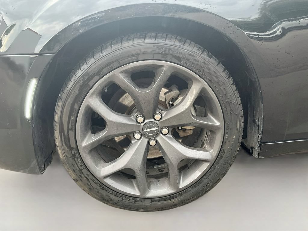 Used 2022 Chrysler 300 Touring w/ Sport Appearance Package RWD image 27