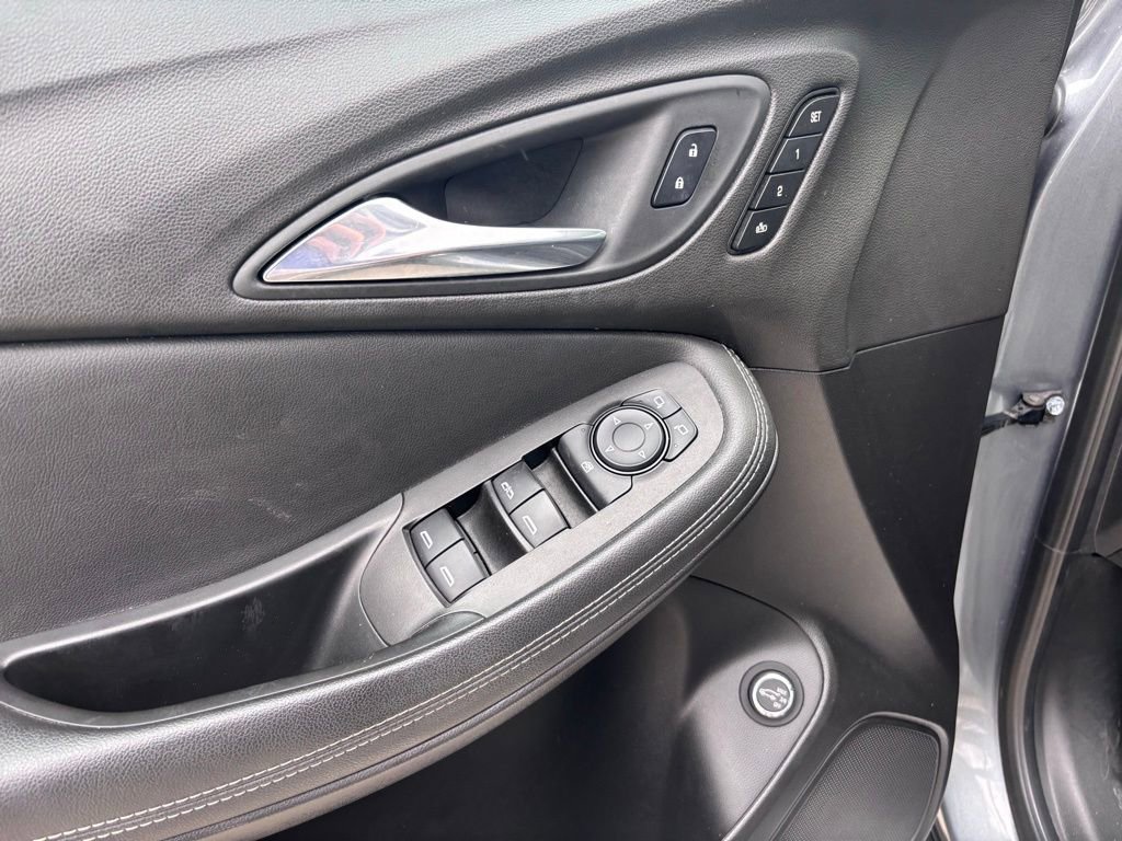 Used 2021 Buick Encore GX Essence w/ Advanced Technology Package image 18