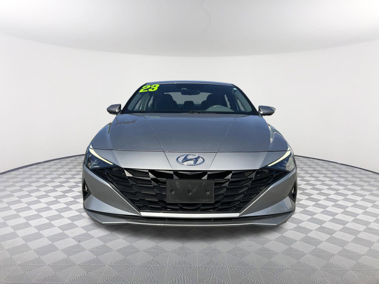 Used 2023 Hyundai Elantra SEL FWD image 2