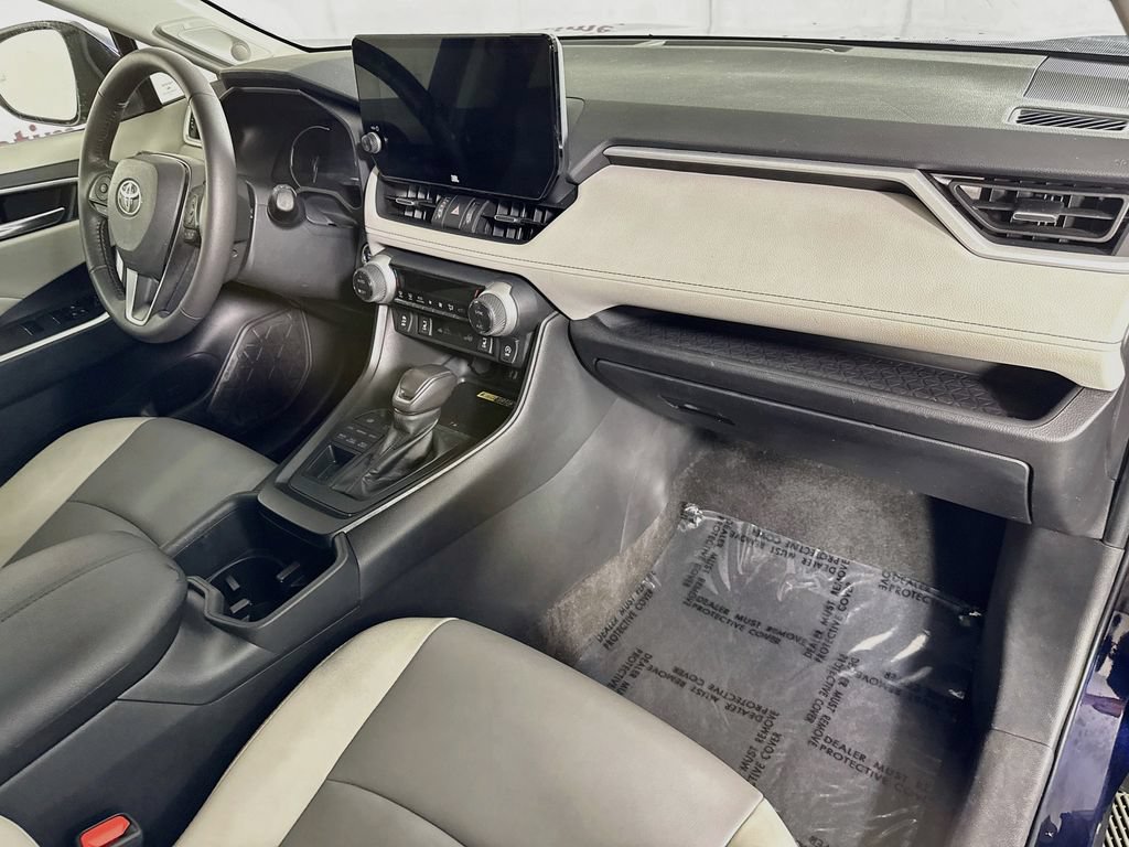 Certified 2023 Toyota RAV4 XLE Premium AWD/4WD image 34
