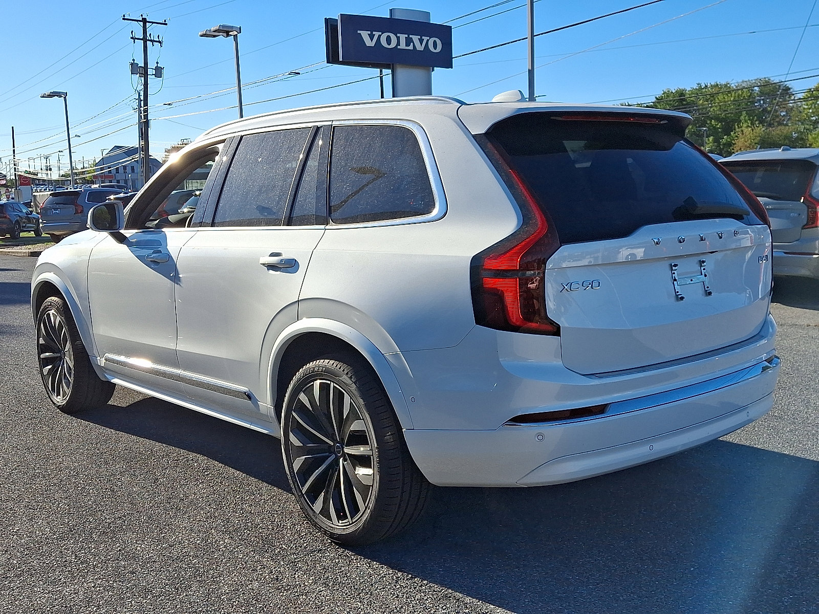 New 2026 Volvo XC90 B6 Plus image 3