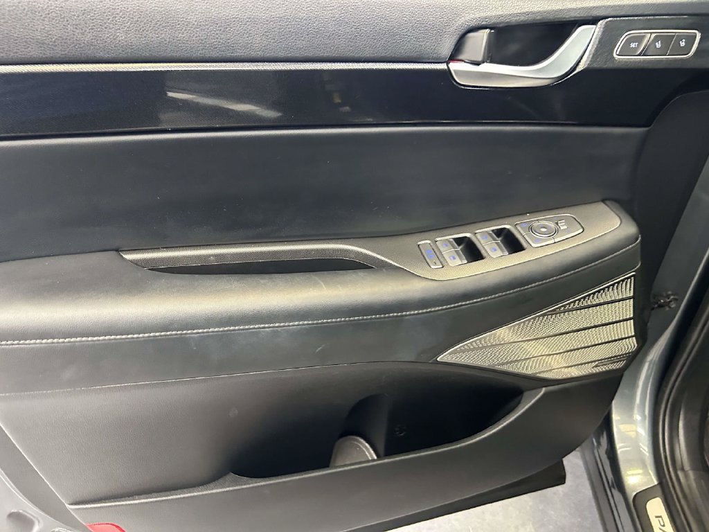 Used 2021 Hyundai Palisade Limited FWD image 17