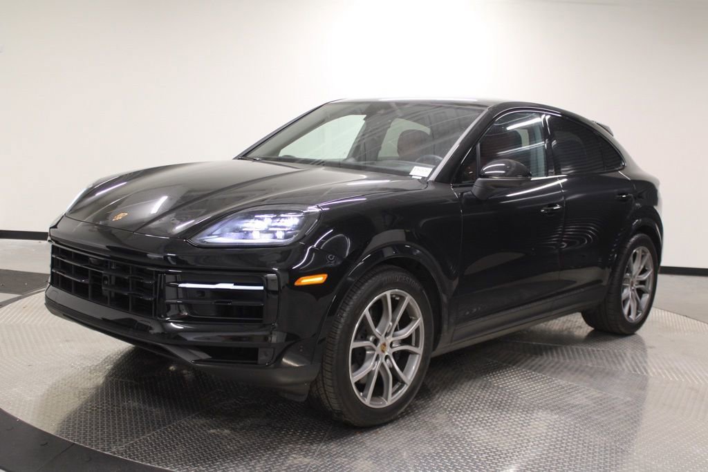 Certified 2025 Porsche Cayenne Coupe image 1