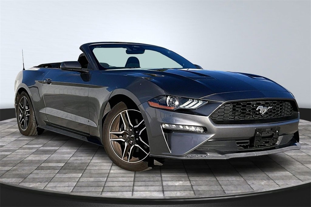 Used 2022 Ford Mustang Convertible w/ Equipment Group 101A image 2