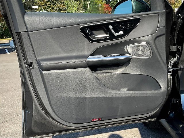 Used 2026 Mercedes-Benz GLC 300 4MATIC image 22