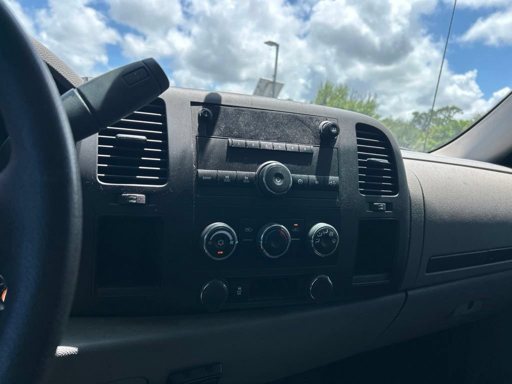 Used 2013 Chevrolet Silverado 1500 W/T RWD image 17