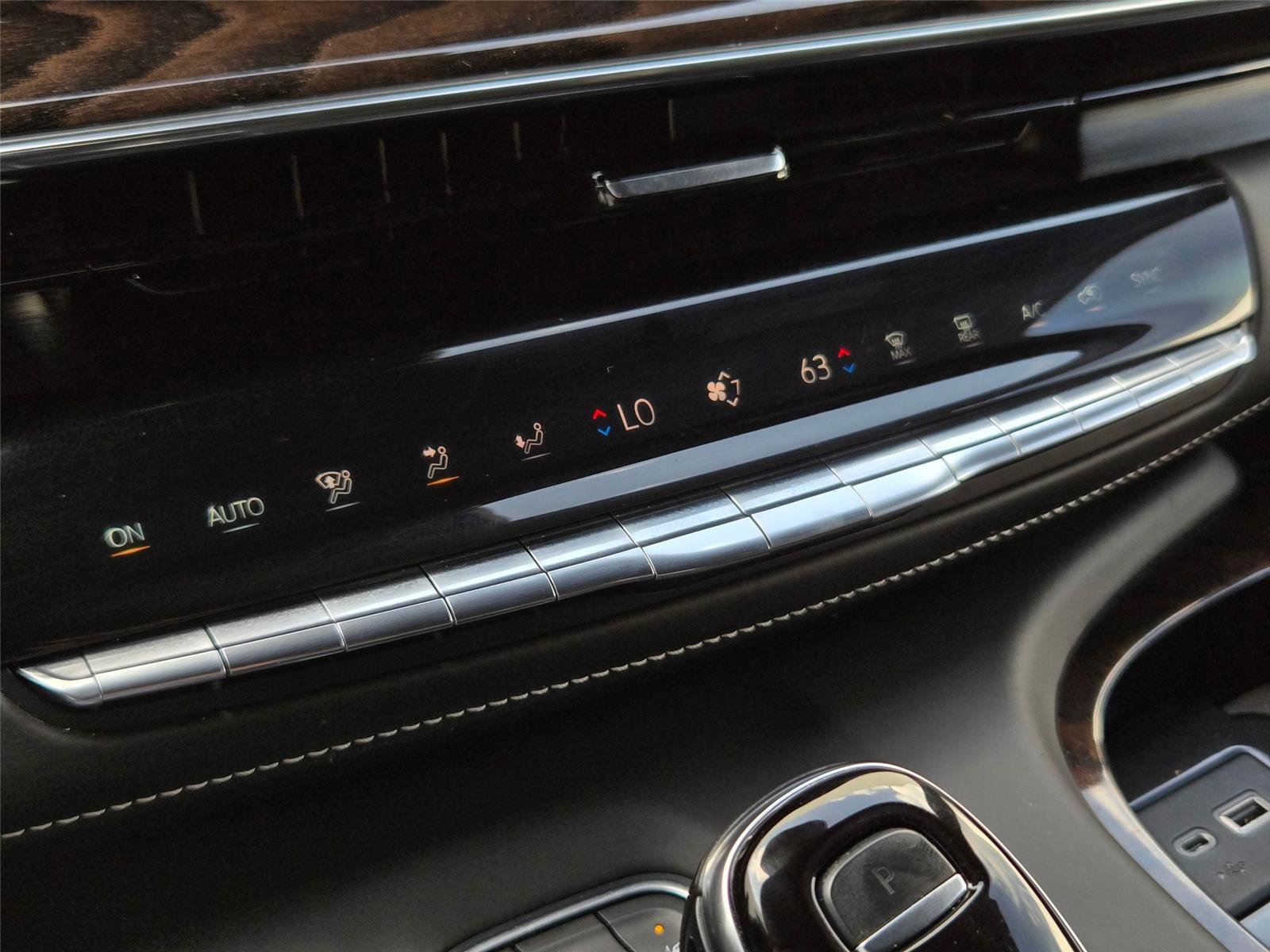 Used 2022 Cadillac Escalade ESV Sport Platinum AWD/4WD image 21