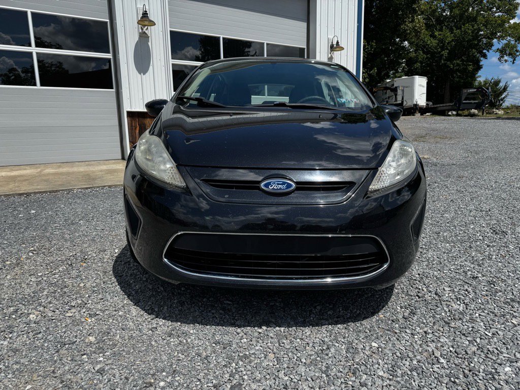 Used 2012 Ford Fiesta SE image 2