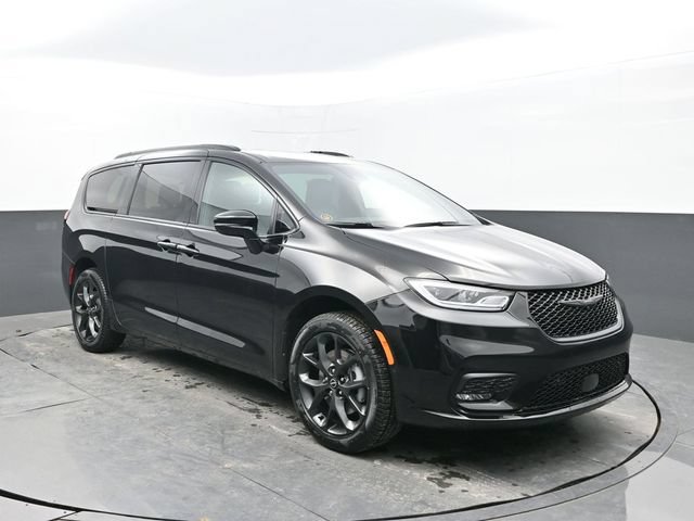 New 2026 Chrysler Pacifica Select w/ S Appearance Package AWD/4WD image 7