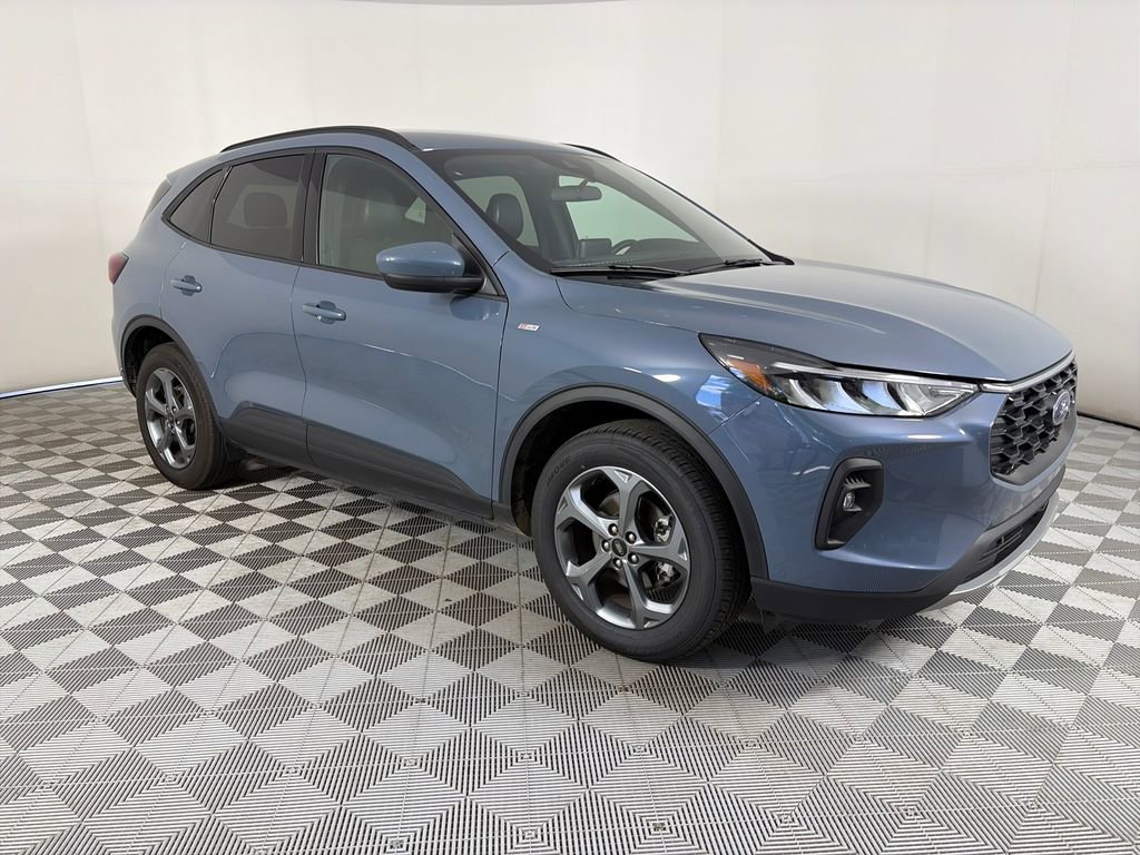 Used 2025 Ford Escape ST-Line Select AWD/4WD image 1