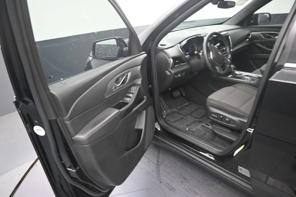 Used 2023 Chevrolet Traverse LT FWD image 10