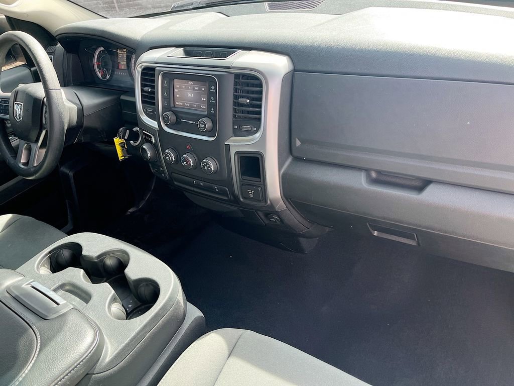 Used 2022 RAM 1500 Classic SLT AWD/4WD image 26