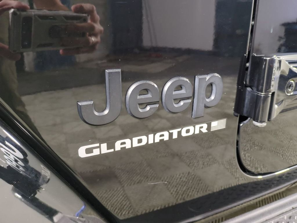 Used 2023 Jeep Gladiator Overland image 13