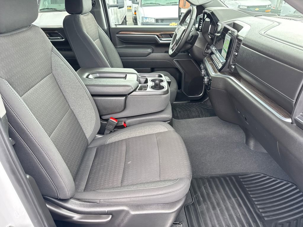Used 2025 Chevrolet Silverado 2500 LT w/ Convenience Package AWD/4WD image 15