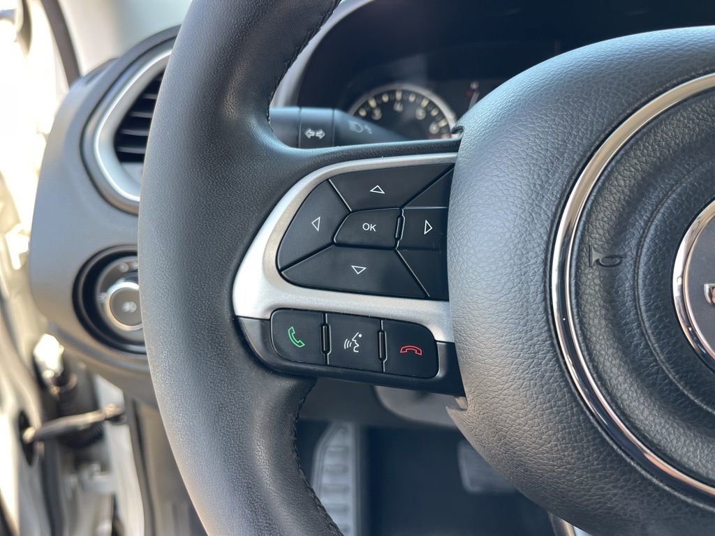 Used 2018 Jeep Renegade Latitude image 16