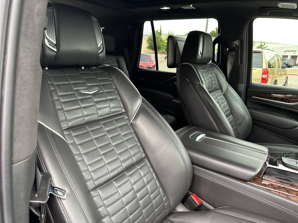 Used 2021 Cadillac Escalade Sport Platinum AWD/4WD image 36