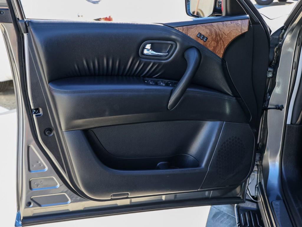 Used 2024 Nissan Armada SL w/ Captain's Chairs Package image 23