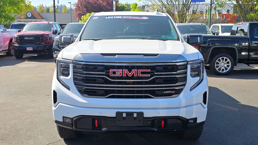 Used 2024 GMC Sierra 1500 AT4 w/ Technology Package AWD/4WD image 8