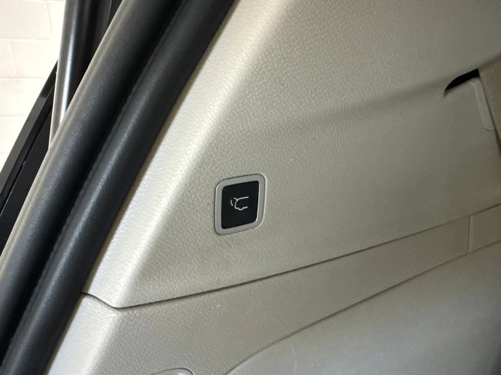Used 2020 Chrysler Pacifica Limited FWD image 8