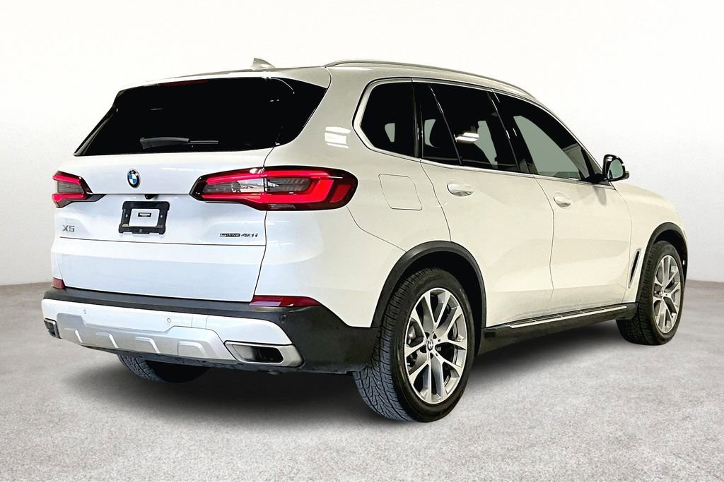 Used 2023 BMW X5 sDrive40i w/ Premium Package image 2