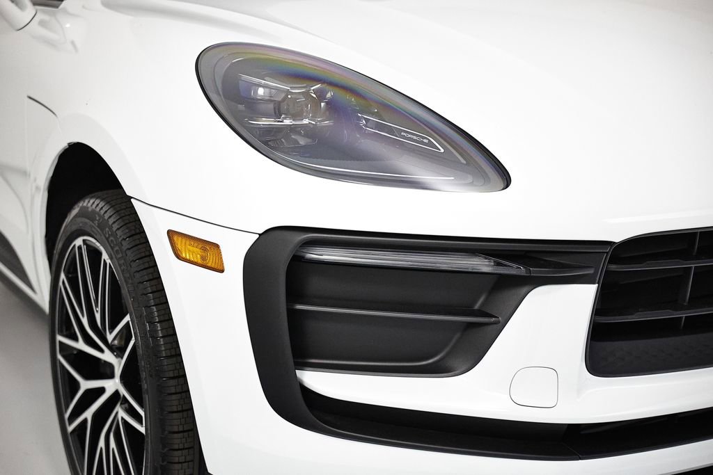 New 2026 Porsche Macan AWD/4WD image 17