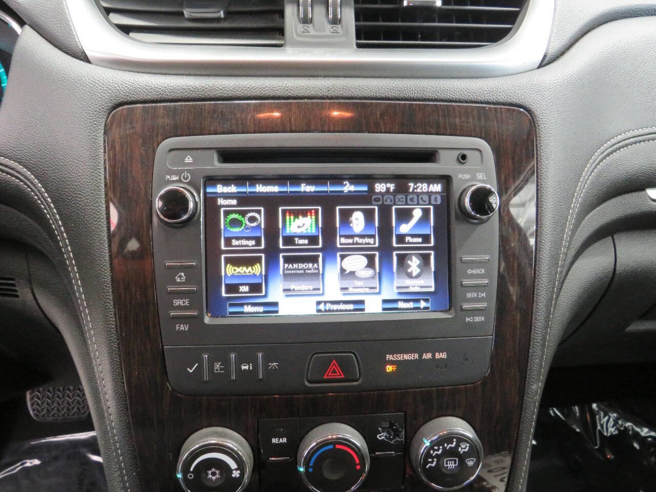 Used 2016 Chevrolet Traverse LT w/ Style and Technology Package image 22