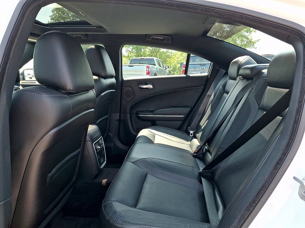 Used 2017 Dodge Charger SXT w/ Plus Group RWD image 10