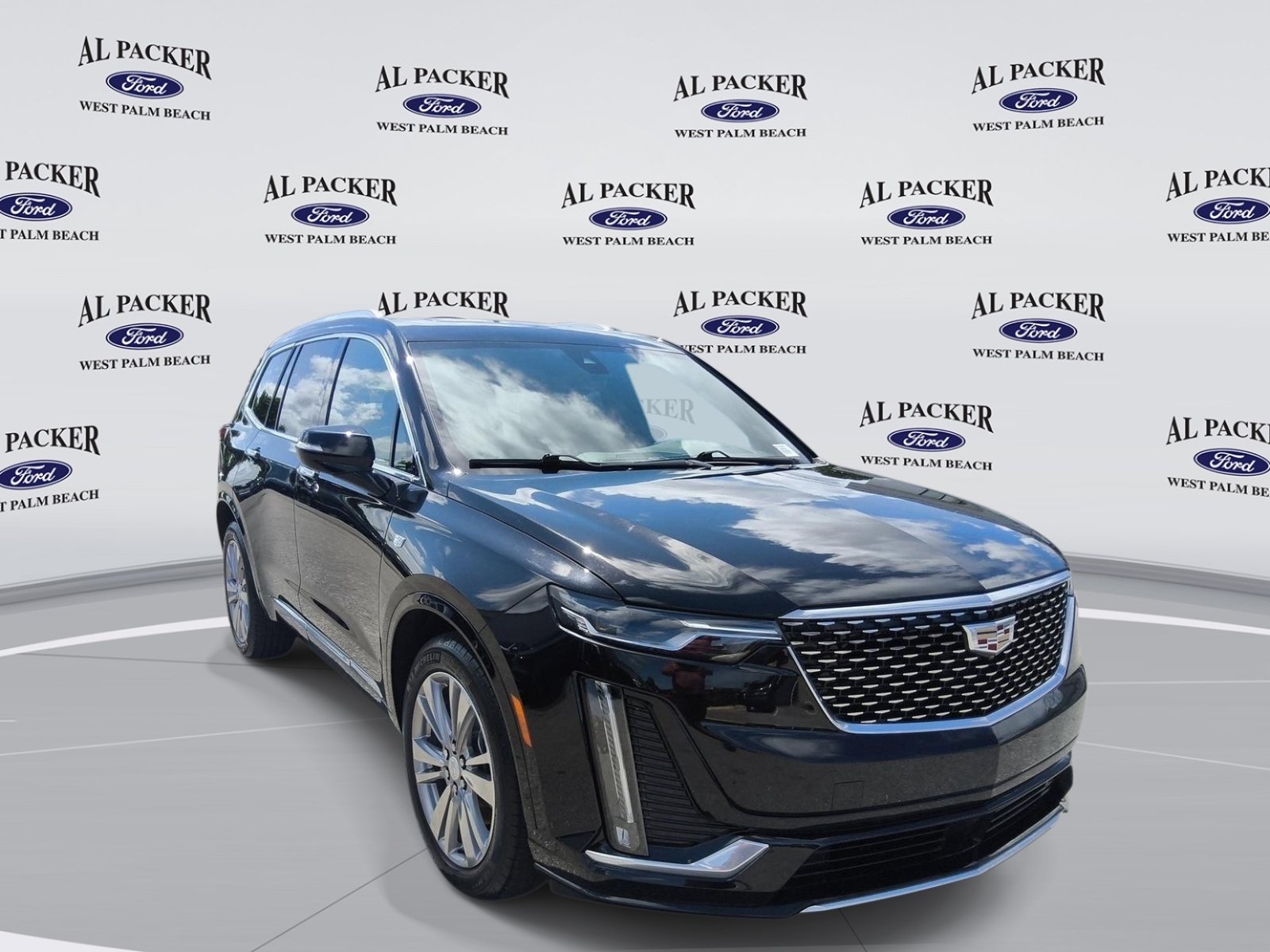 Used 2023 Cadillac XT6 Premium Luxury w/ Technology Package FWD image 7